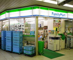 ファミリーマート京成高砂駅店